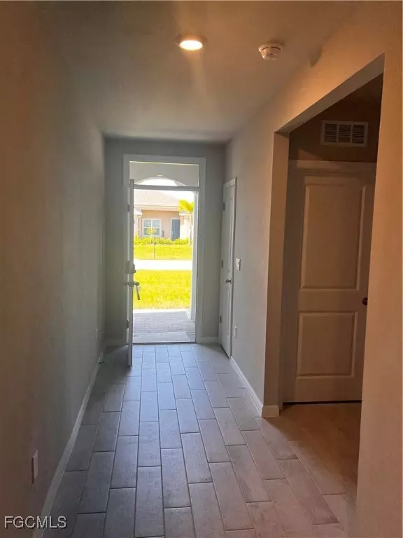 Cape Coral, FL 33993,218 NW 4th ST