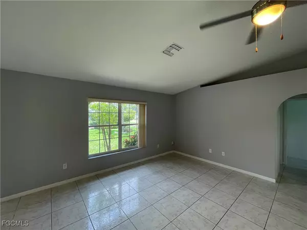 Cape Coral, FL 33909,211 NE 7th PL