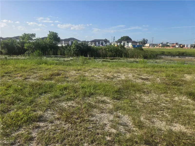 401 NE 15th ST, Cape Coral, FL 33909
