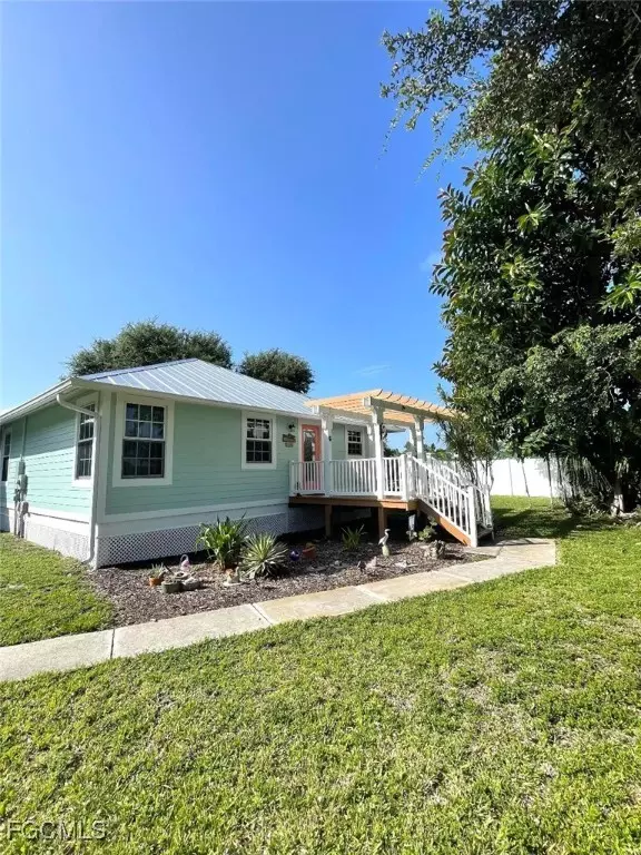 St James City, FL 33956,4404 Lake Heather CIR