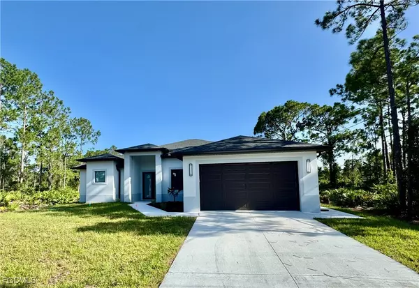 542 Ames ST E, Lehigh Acres, FL 33974