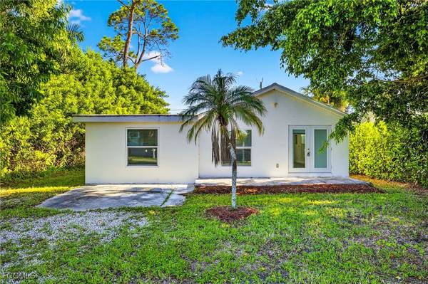 3203 Woodside AVE, Naples, FL 34112
