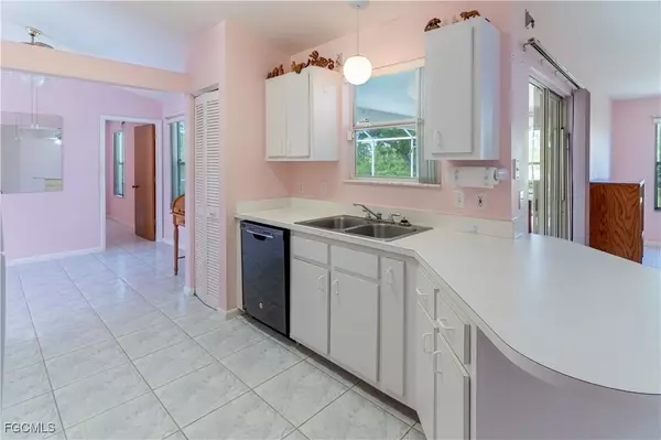 Lehigh Acres, FL 33972,417 Irving AVE