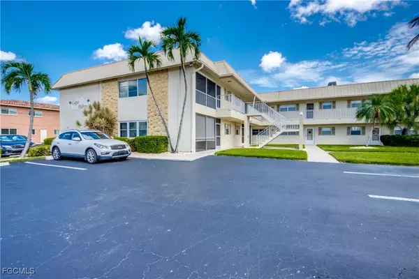 909 SE 46th LN #202, Cape Coral, FL 33904