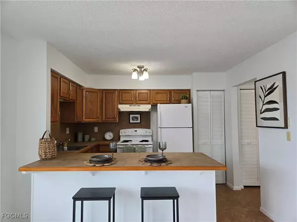 Port Charlotte, FL 33952,21150 Gertrude AVE #4