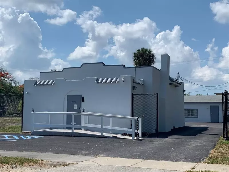 2030 CRAWFORD ST, Fort Myers, FL 33901