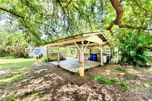 Alva, FL 33920,1711 Linwood AVE