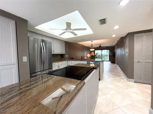 Fort Myers Beach, FL 33931,4263 Bay Beach LN #413