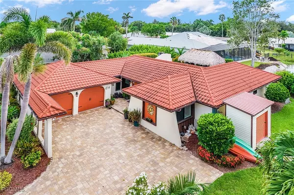 Fort Myers, FL 33919,694 Astarias CIR