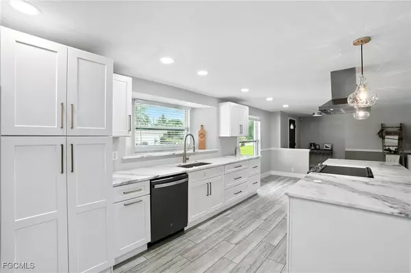 Fort Myers, FL 33919,1250 Kasamada DR