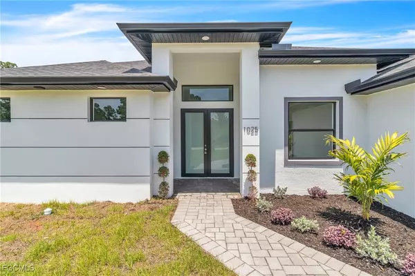 1025 Gladys ST, Lehigh Acres, FL 33974