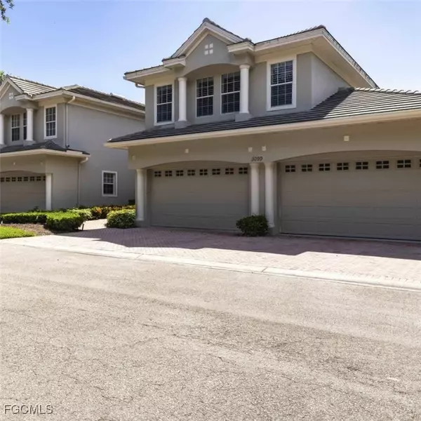 3099 Lancaster DR #7-702, Naples, FL 34105