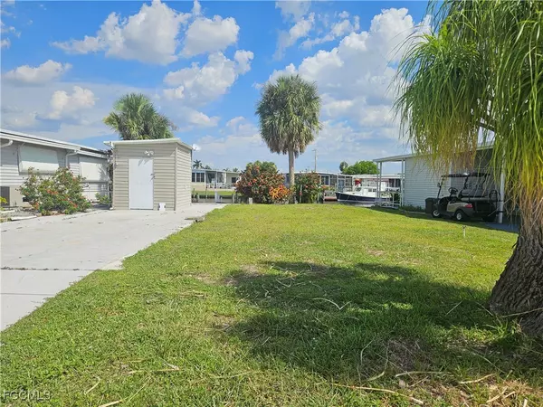 North Fort Myers, FL 33917,14665 Paul Revere LOOP