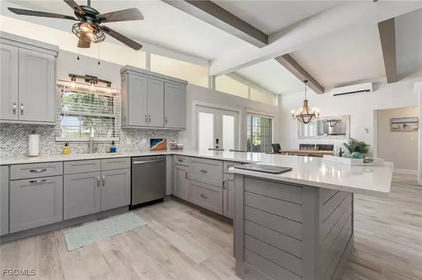 Cape Coral, FL 33904,5283 Tiffany CT