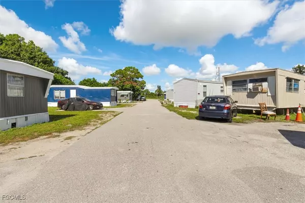 North Fort Myers, FL 33917,7760 Bogart DR