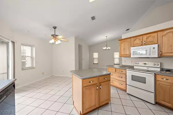 Cape Coral, FL 33904,1435 SE 33rd ST