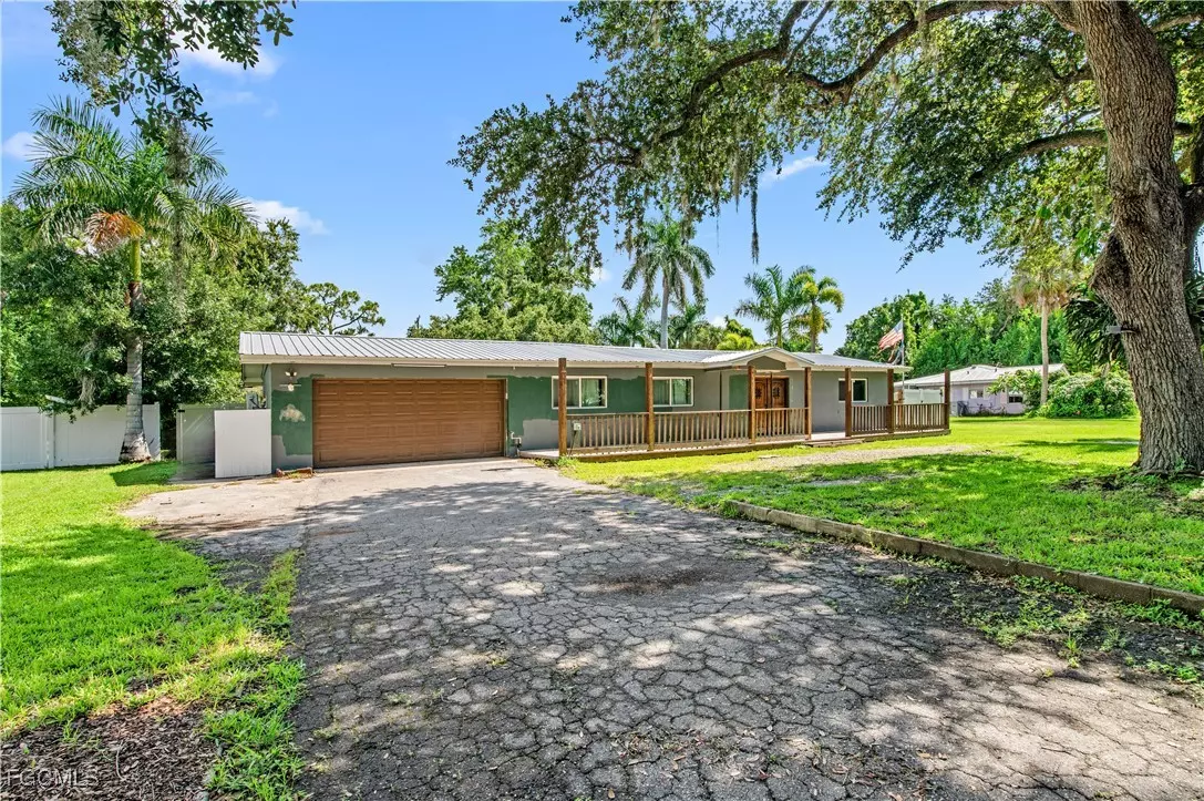 North Fort Myers, FL 33903,52 W North Shore AVE