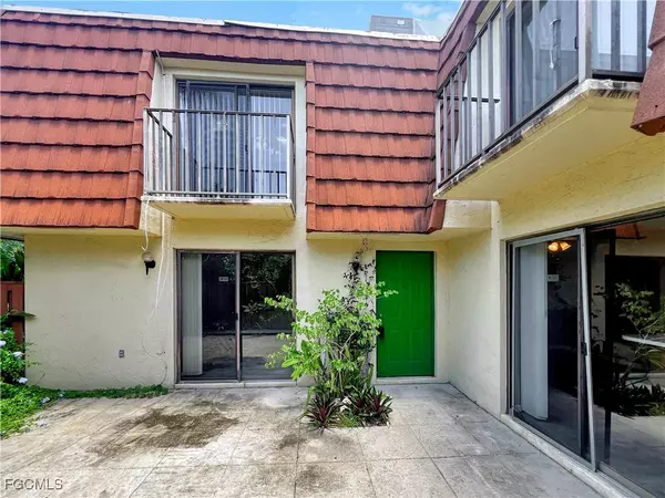 Fort Myers, FL 33919,5241 Cedarbend DR #1