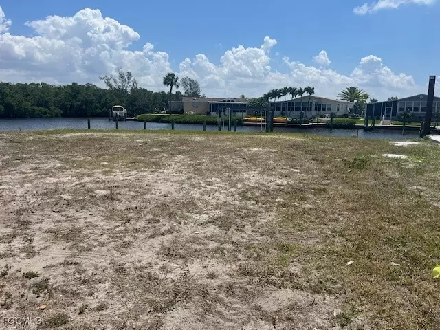 5547 Sir Walter WAY, North Fort Myers, FL 33917