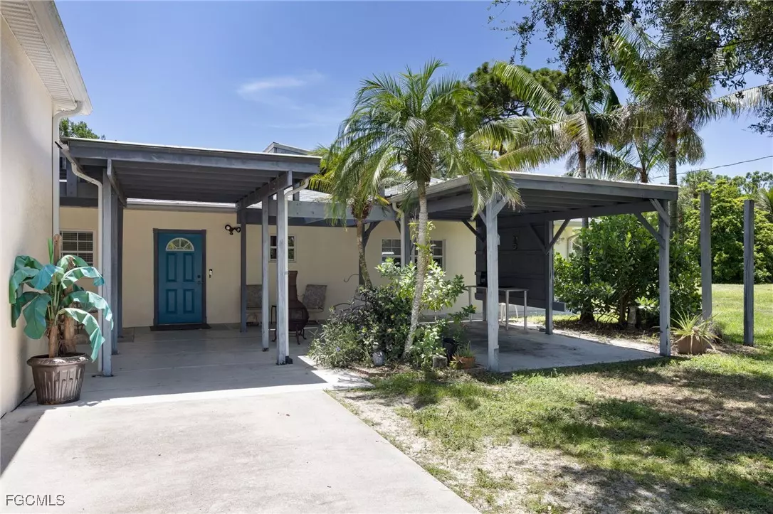 Fort Myers, FL 33908,4301 Pine RD