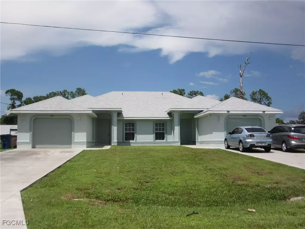 Lehigh Acres, FL 33973,821/823 Meadow RD