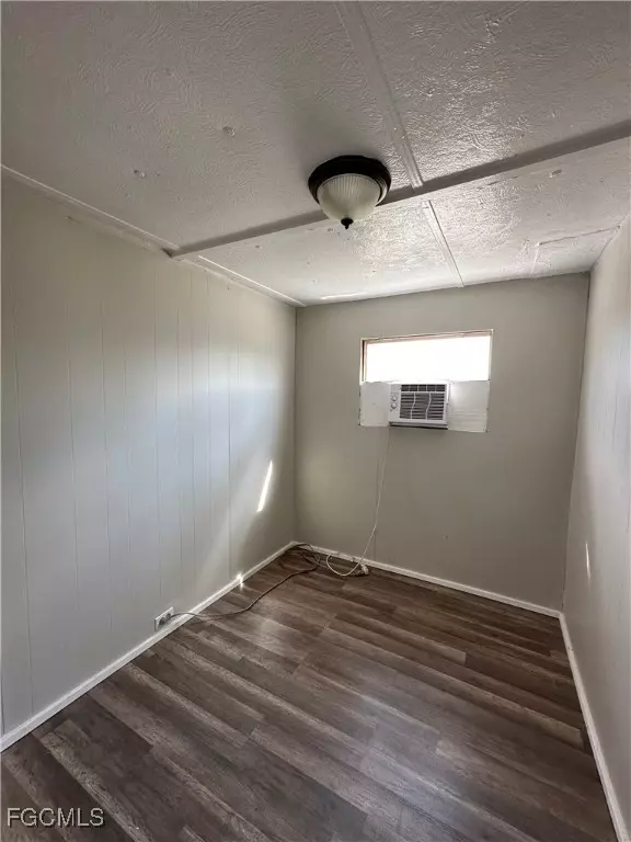 North Fort Myers, FL 33917,8086 Heck DR #1A