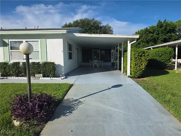 Lehigh Acres, FL 33936,52 Heath Aster LN