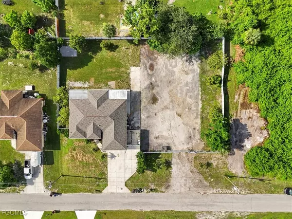 2922 22nd ST SW, Lehigh Acres, FL 33976