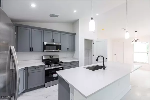 Lehigh Acres, FL 33974,1051 Joponica AVE S