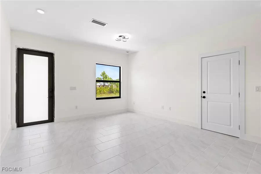 2711 50th ST W, Lehigh Acres, FL 33971