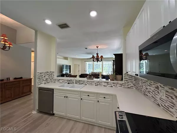 Estero, FL 33928,9894 Colonial WALK N