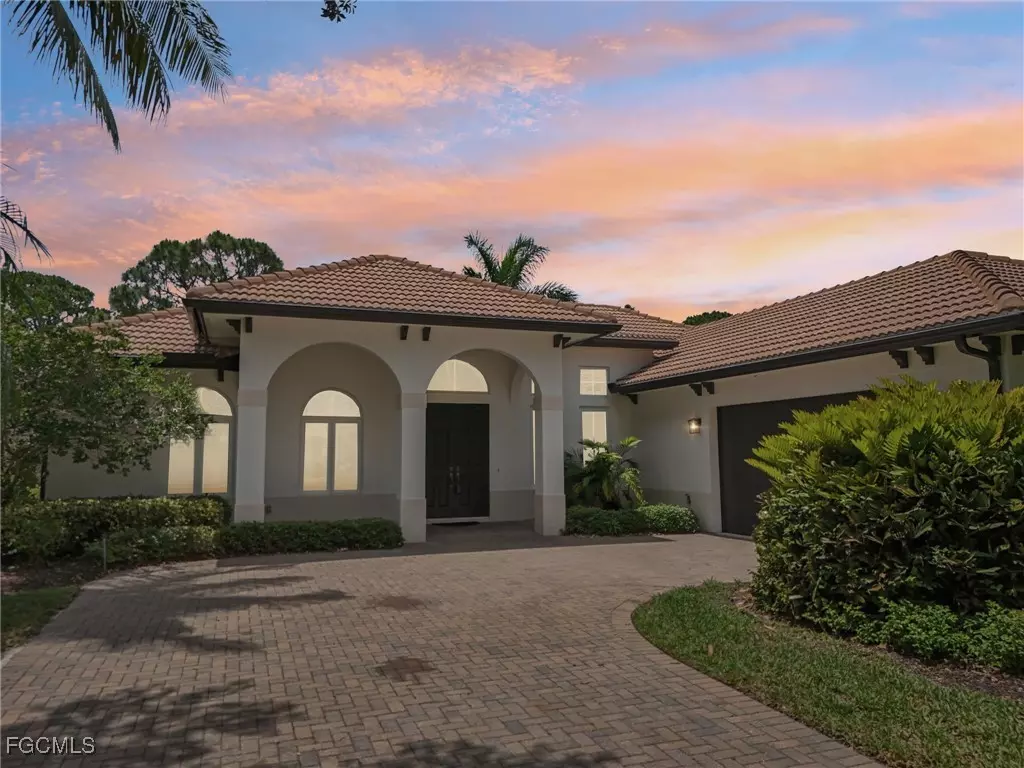 Naples, FL 34110,367 Saddlebrook LN