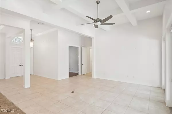 Naples, FL 34110,367 Saddlebrook LN