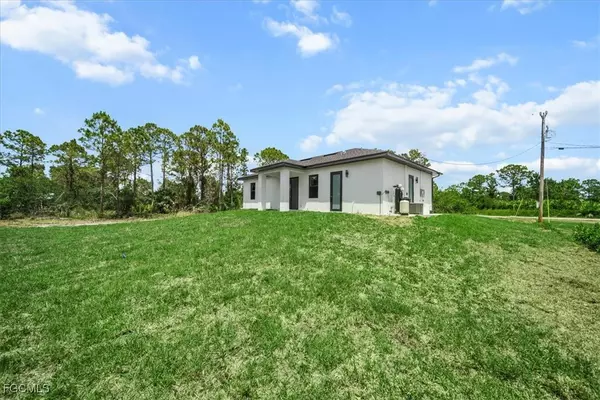 Fort Myers, FL 33913,1262 Bowles AVE
