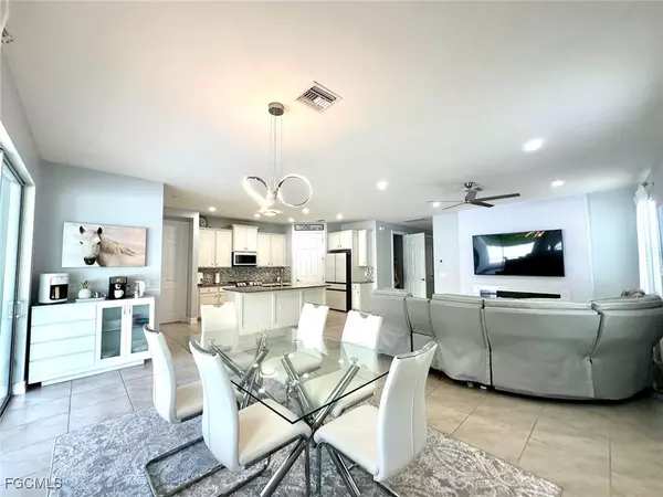 Cape Coral, FL 33909,3193 Amadora CIR