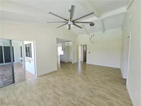 Sanibel, FL 33957,1242 Par View DR