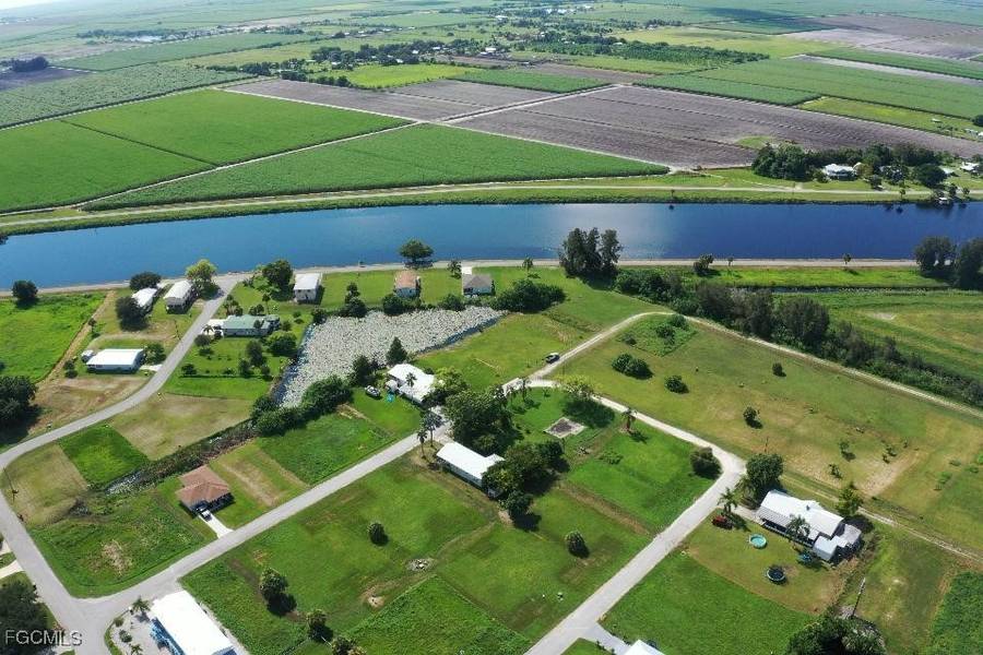 932 Meyerchick DR, Moore Haven, FL 33471