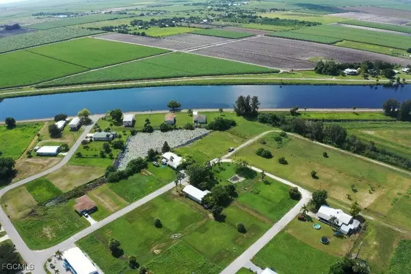 Moore Haven, FL 33471,938 Meyerchick DR