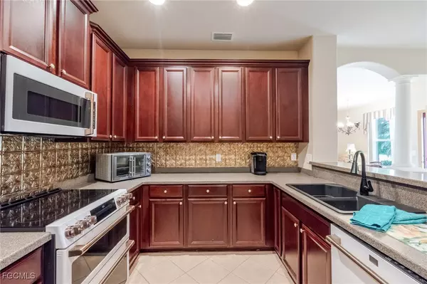 North Fort Myers, FL 33917,20910 Calle Cristal LN #4