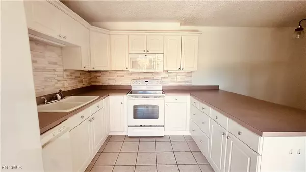 Fort Myers, FL 33907,1715 Park Meadows DR #4