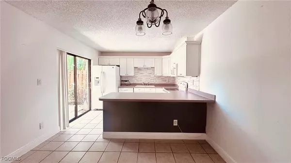 Fort Myers, FL 33907,1715 Park Meadows DR #4