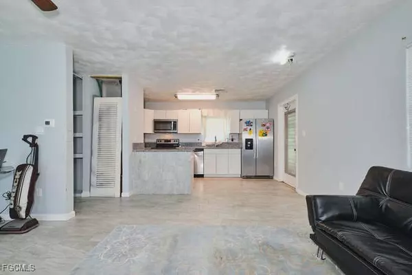 North Fort Myers, FL 33903,1637 Piney RD