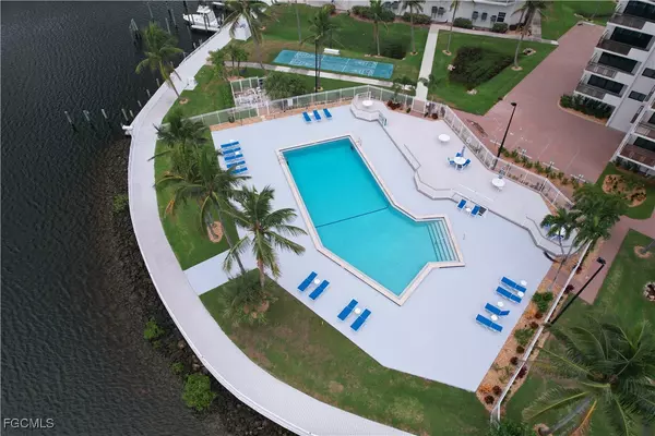 Fort Myers Beach, FL 33931,18068 San Carlos BLVD #526