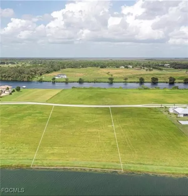 22742 Yellow Button LN, Alva, FL 33920