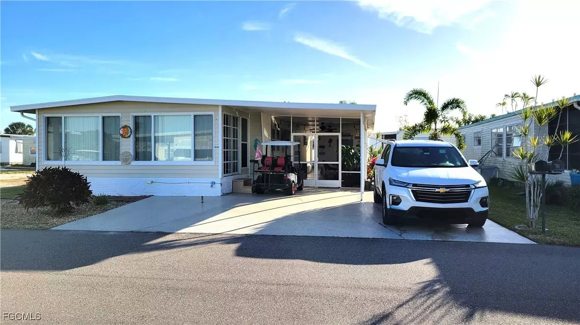 Fort Myers, FL 33905,250 Hamlin DR