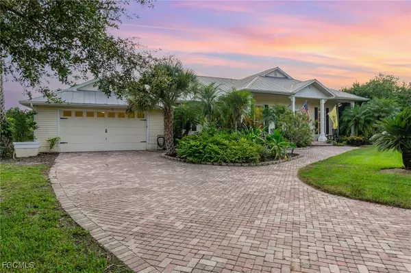 Alva, FL 33920,18161 Riverchase CT