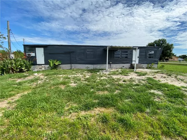 North Fort Myers, FL 33917,8086 Heck DR #6