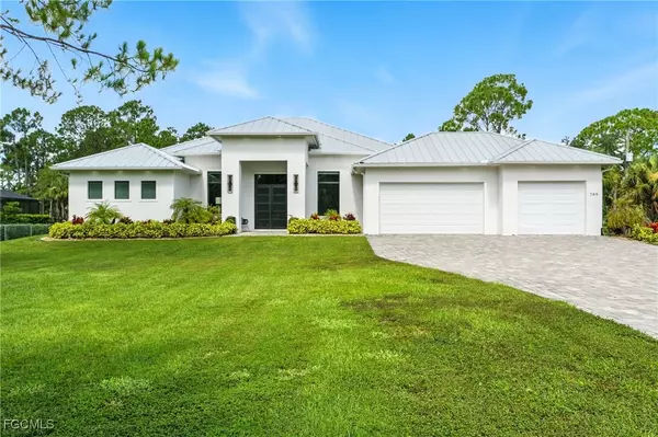 709 15th ST SW, Naples, FL 34117