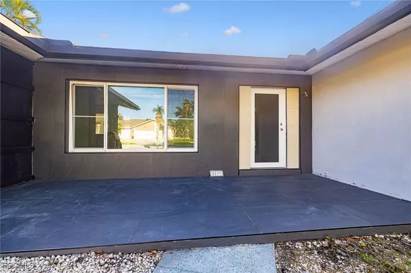 Cape Coral, FL 33904,5279 Stratford CT