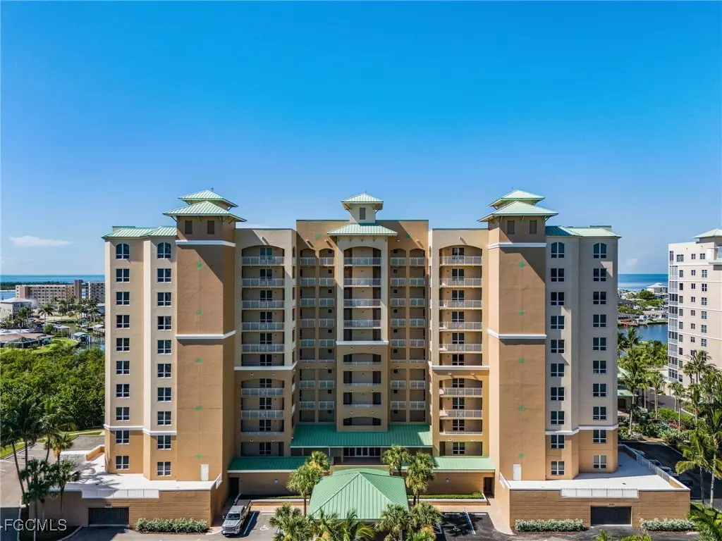 Fort Myers Beach, FL 33931,4182 Bay Beach LN #743